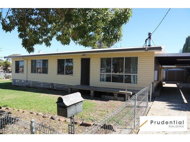 12 Kings Way, Goulburn NSW 2580