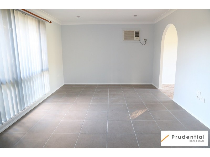 15 Sapphire Pl, Eagle Vale NSW 2558
