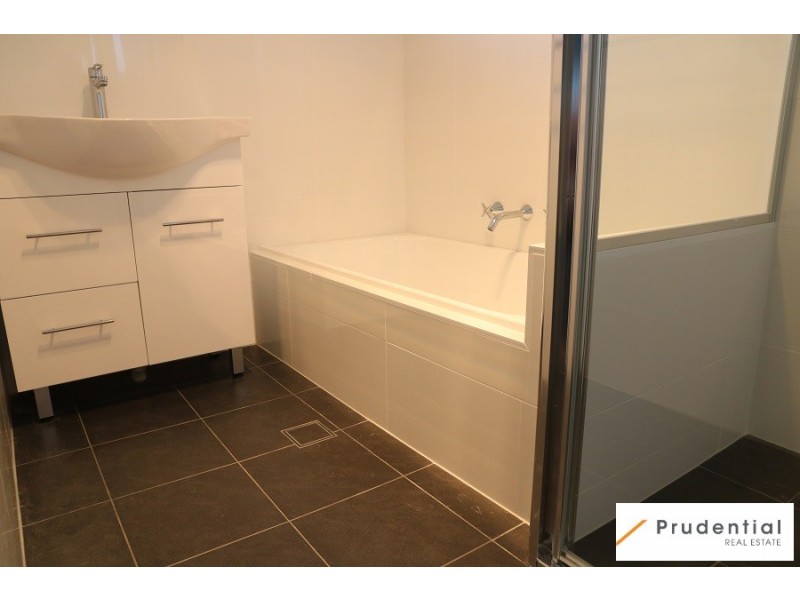 15 Sapphire Pl, Eagle Vale NSW 2558