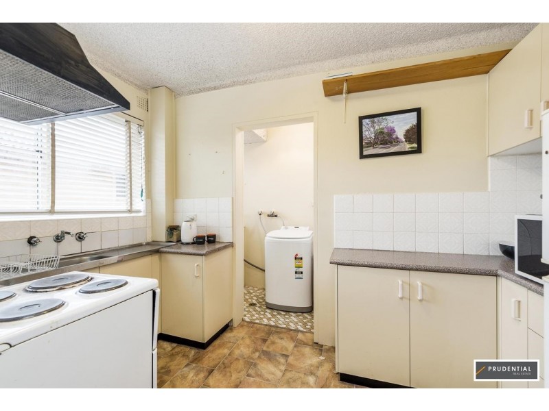 2/28 Moore Street, Campbelltown NSW 2560