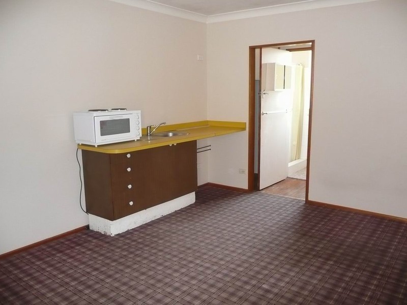 1 Homann Avenue, Leumeah NSW 2560