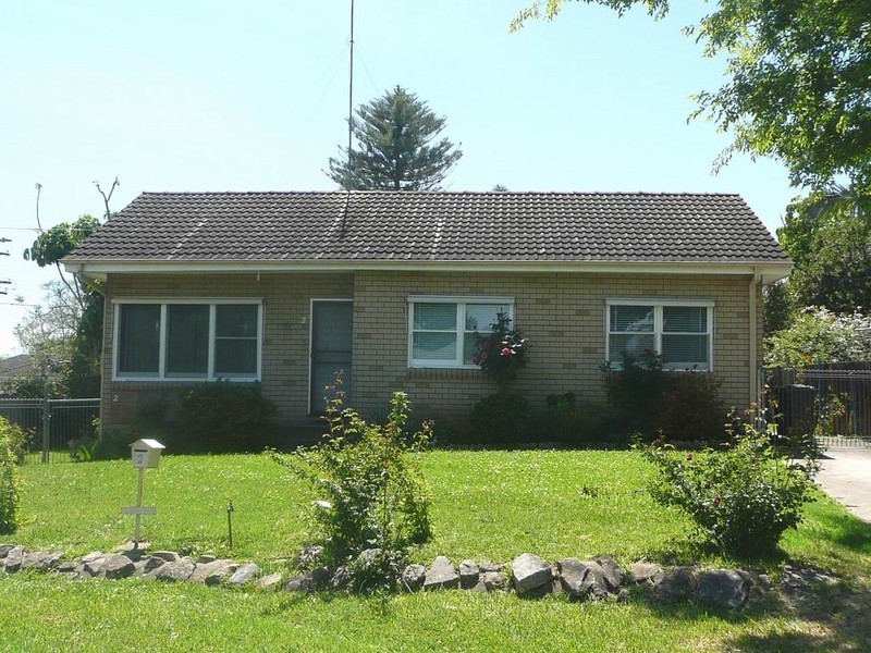 2 Dennis Street, Campbelltown NSW 2560