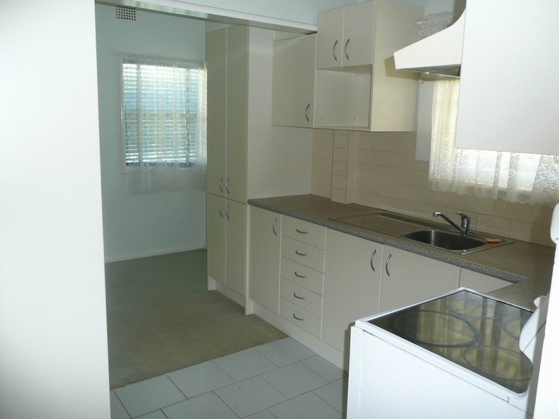 2 Dennis Street, Campbelltown NSW 2560
