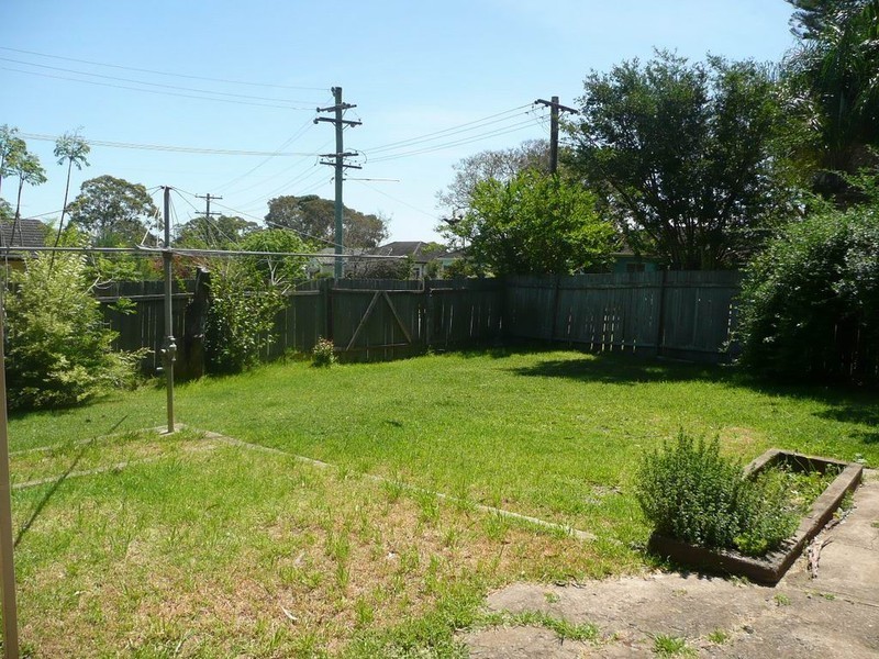 2 Dennis Street, Campbelltown NSW 2560