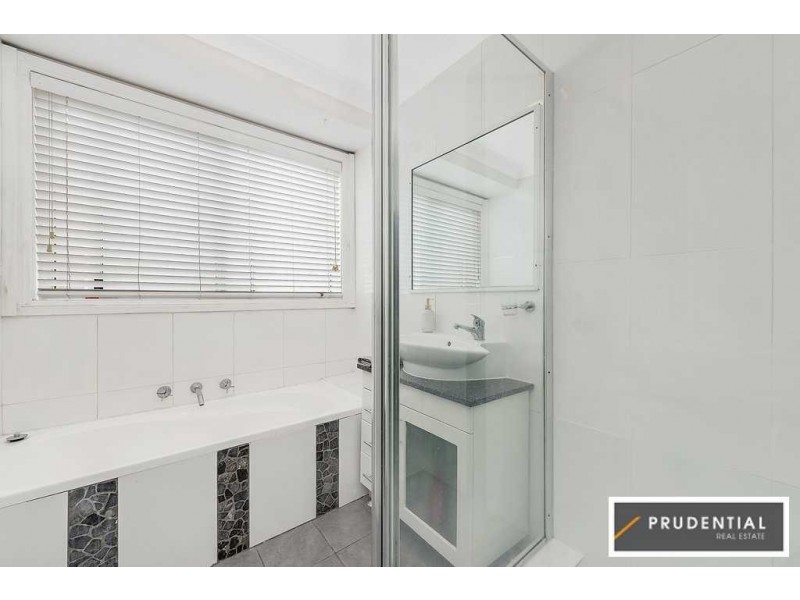 2/64 Francisco Crescent, Rosemeadow NSW 2560