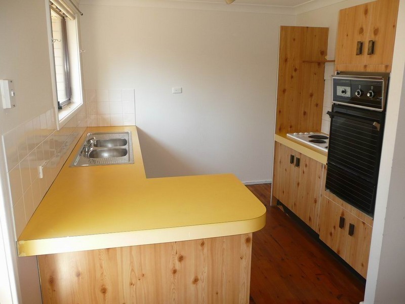 18 Elouera Crescent, Woodbine NSW 2560