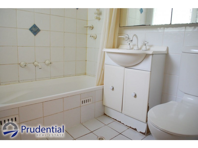 2/39 The Parkway, Bradbury NSW 2560
