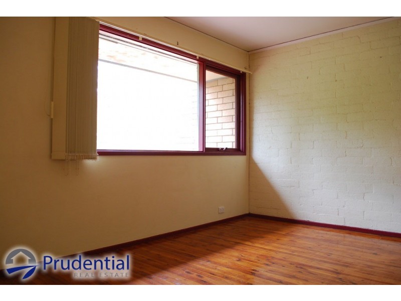2/39 The Parkway, Bradbury NSW 2560