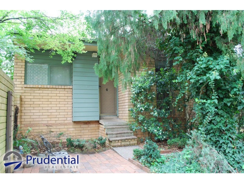 2/39 The Parkway, Bradbury NSW 2560