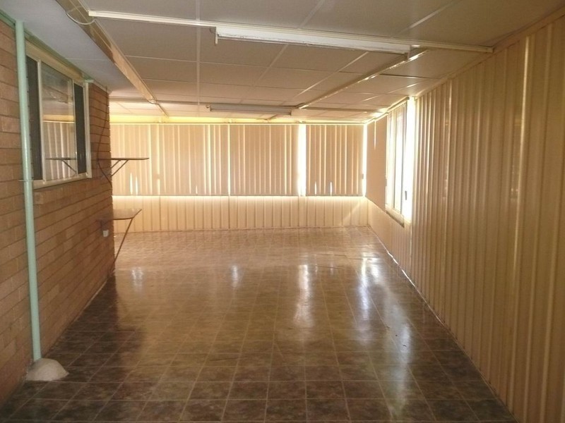 10 Kullaroo Ave, Bradbury NSW 2560