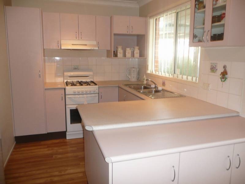7 Spence Place, St Helens Park NSW 2560