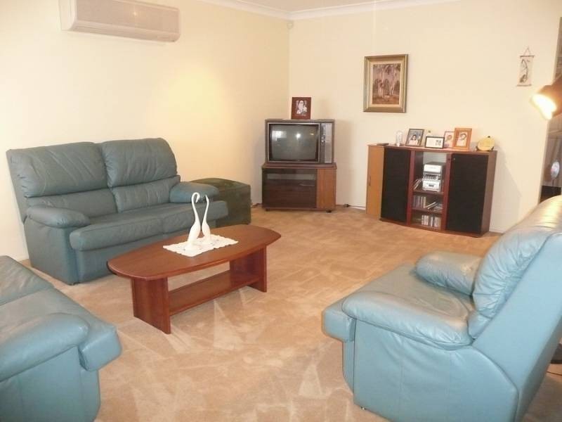 7 Spence Place, St Helens Park NSW 2560