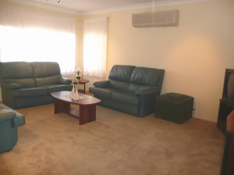7 Spence Place, St Helens Park NSW 2560