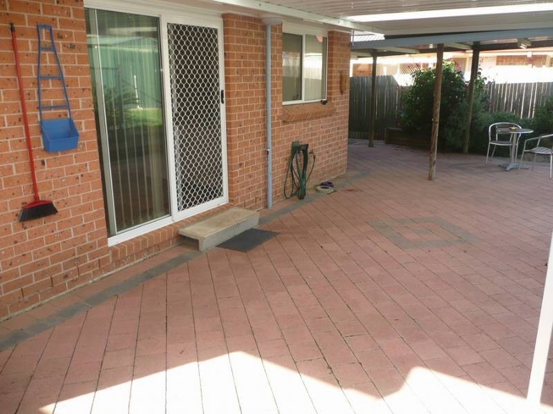 7 Spence Place, St Helens Park NSW 2560