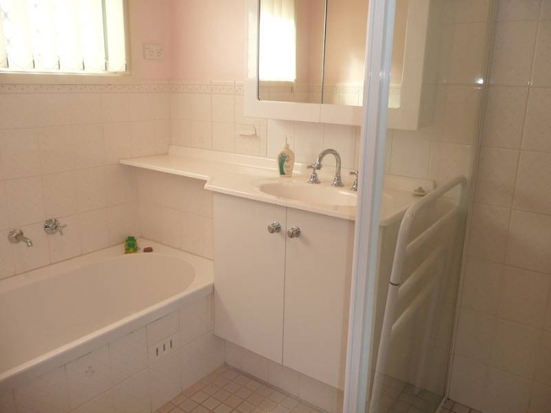 7 Spence Place, St Helens Park NSW 2560
