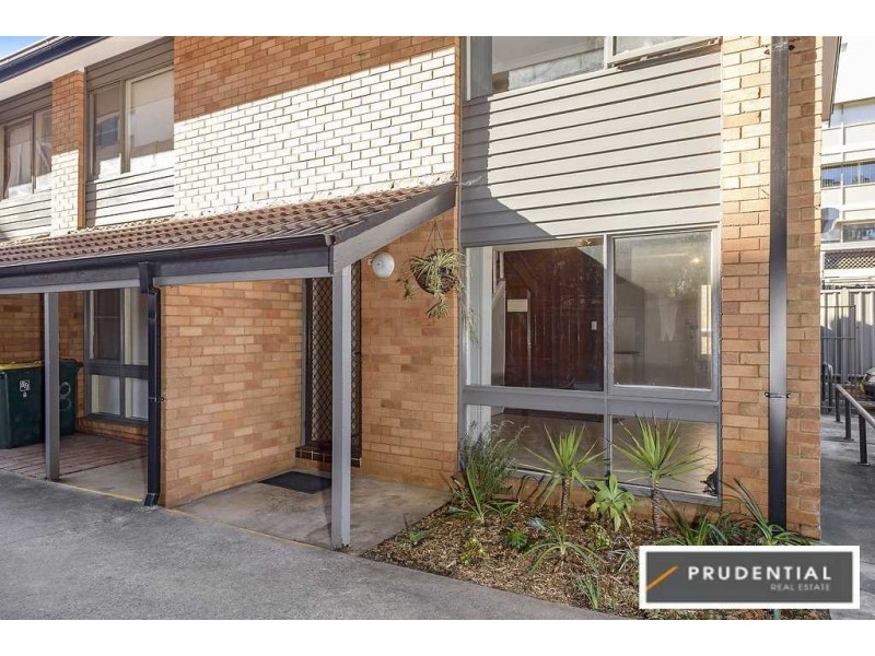 9/11 Warby Street, Campbelltown NSW 2560
