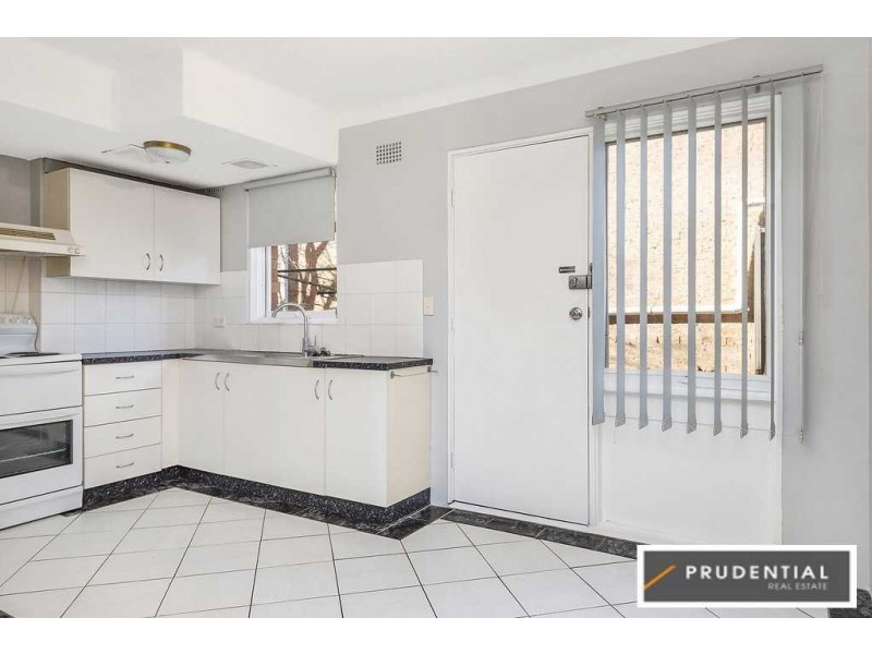 9/11 Warby Street, Campbelltown NSW 2560