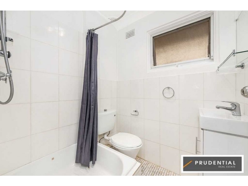 9/11 Warby Street, Campbelltown NSW 2560