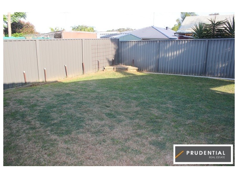 11 Mulgara Place, St Helens Park NSW 2560