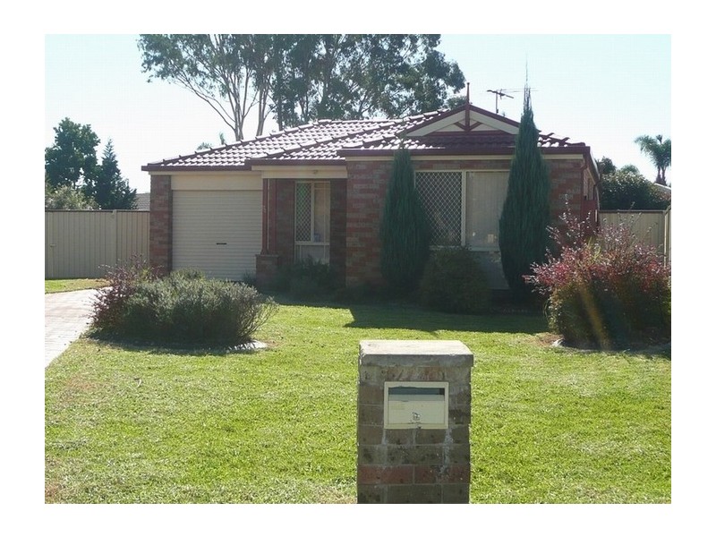 30 Pyramus Circuit, Rosemeadow NSW 2560
