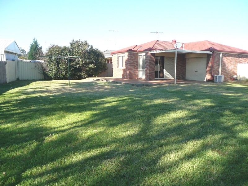 30 Pyramus Circuit, Rosemeadow NSW 2560