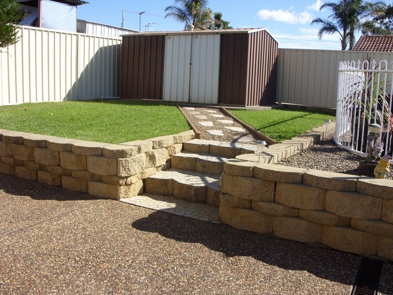 52 St Helens Park Drive, St Helens Park NSW 2560