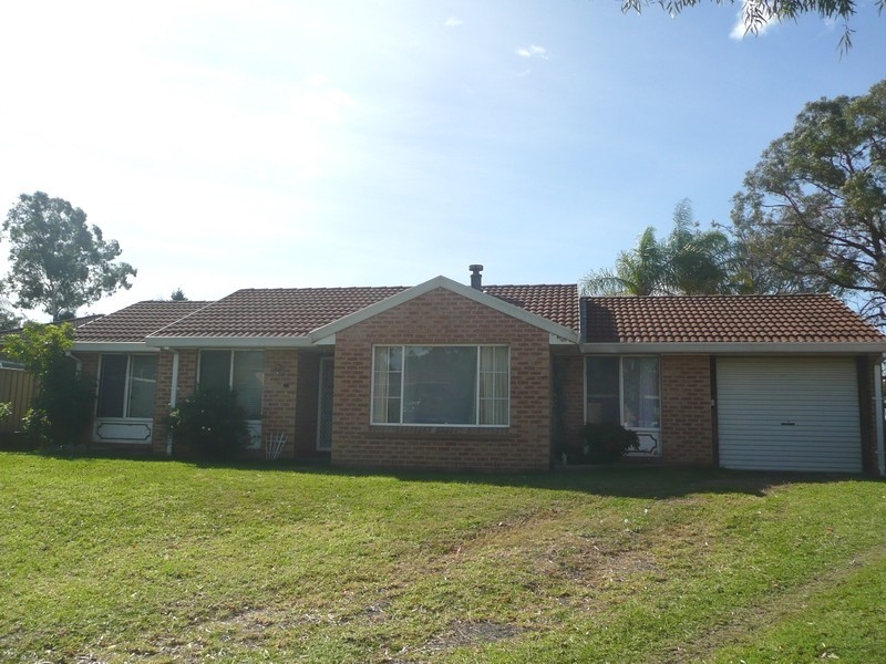 3 Don Place, Kearns NSW 2558