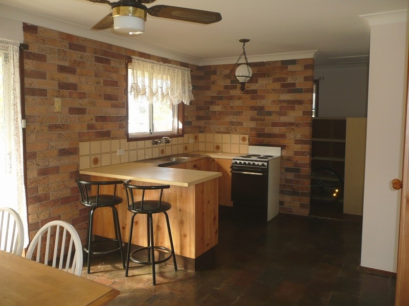 3 Don Place, Kearns NSW 2558