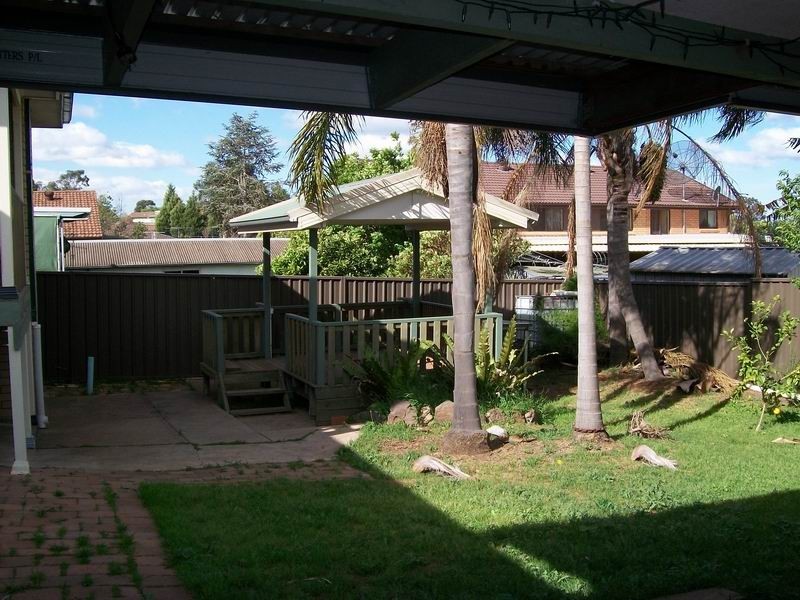 6 Shiraz Pl, Eschol Park NSW 2558