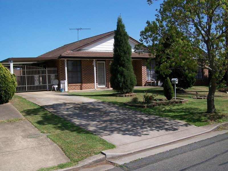 13 Lockheed Street, Raby NSW 2566