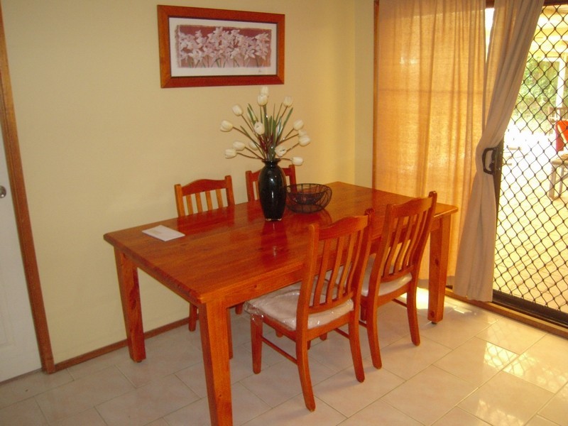 2A Silica Cresent, Eagle Vale NSW 2558