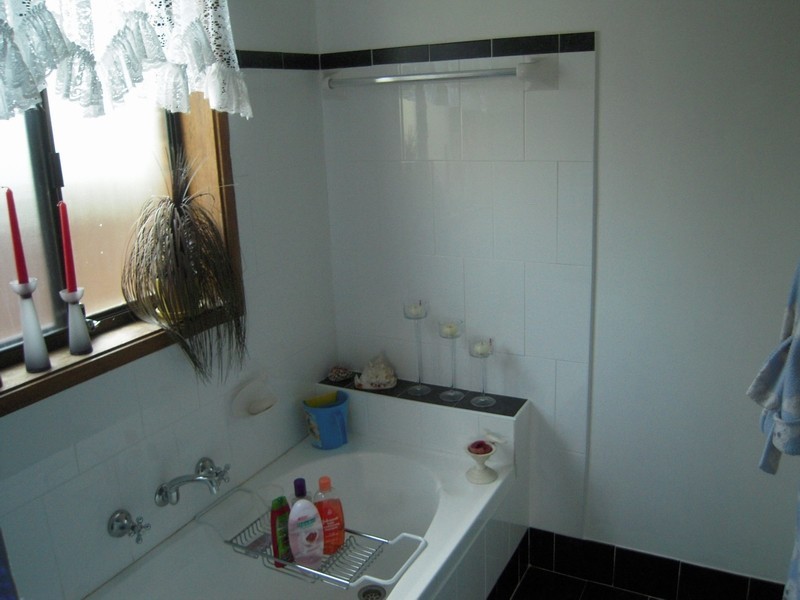 2A Silica Cresent, Eagle Vale NSW 2558
