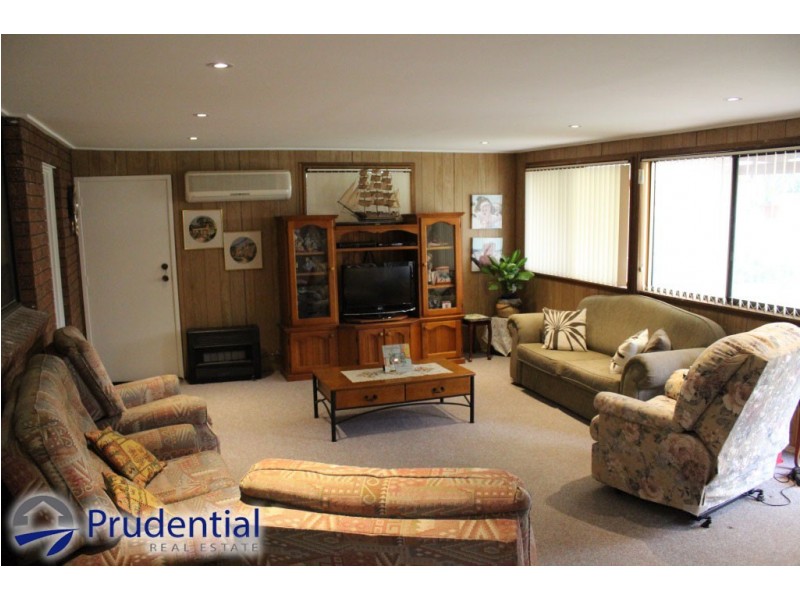 6 Burford Street, Minto NSW 2566