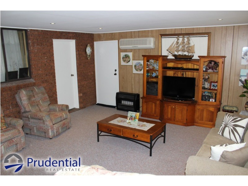 6 Burford Street, Minto NSW 2566