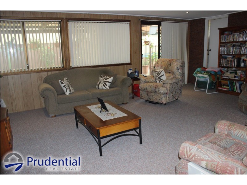 6 Burford Street, Minto NSW 2566