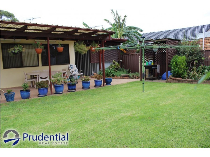 6 Burford Street, Minto NSW 2566