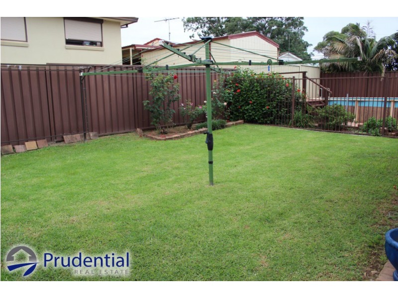 6 Burford Street, Minto NSW 2566