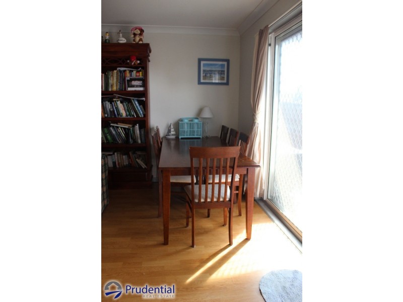 8B Falstaff Place, Rosemeadow NSW 2560