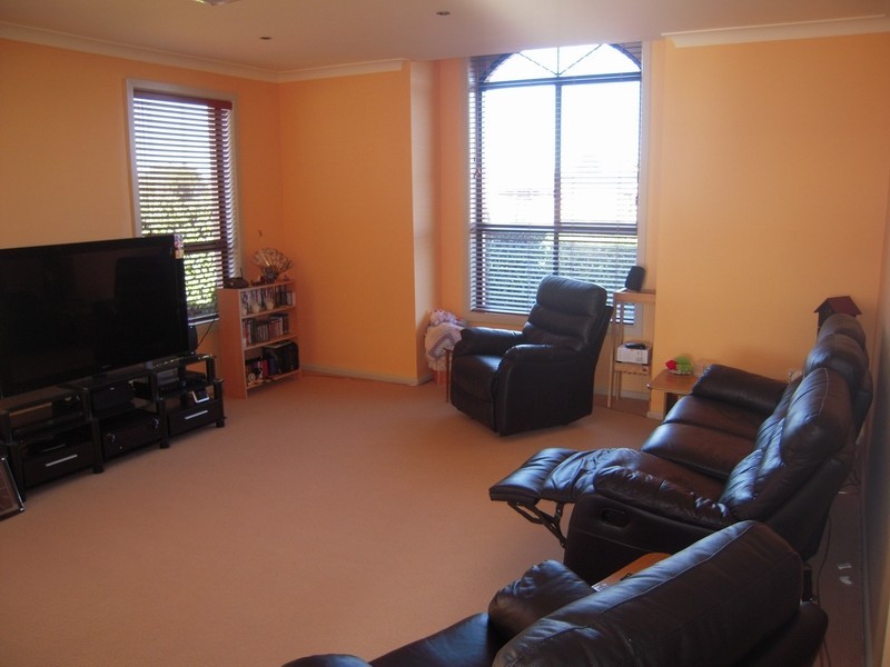 Glen Alpine NSW 2560