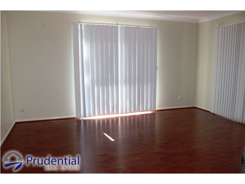 9 McLaughlin Cct, Bradbury NSW 2560