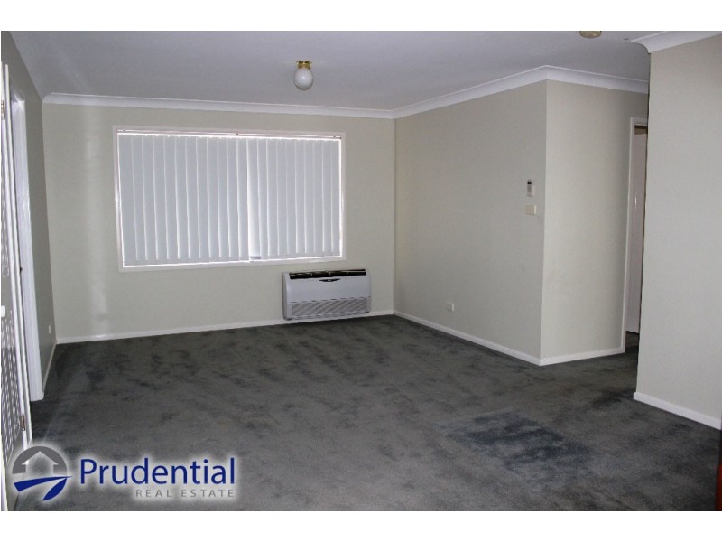 9 McLaughlin Cct, Bradbury NSW 2560