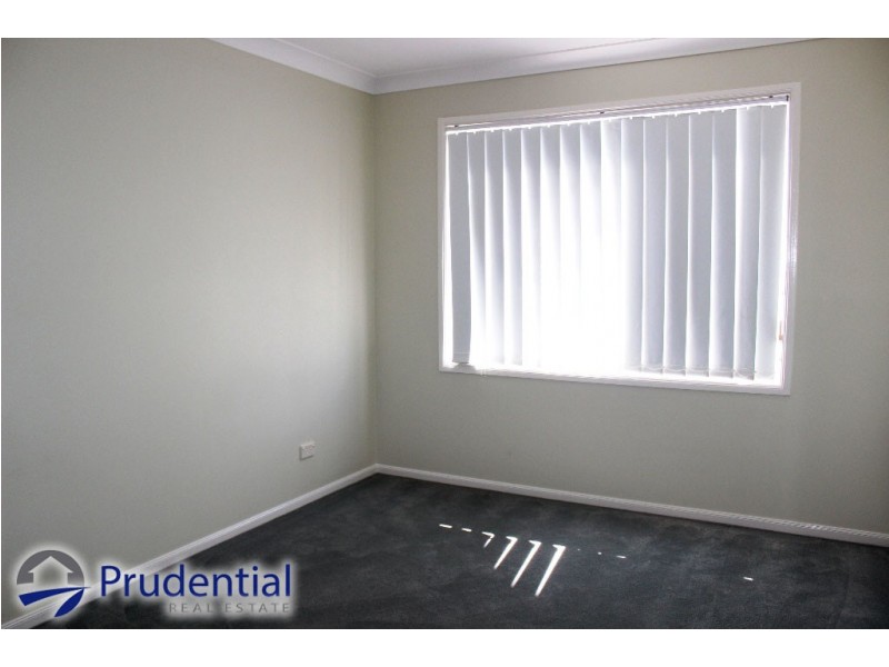 9 McLaughlin Cct, Bradbury NSW 2560