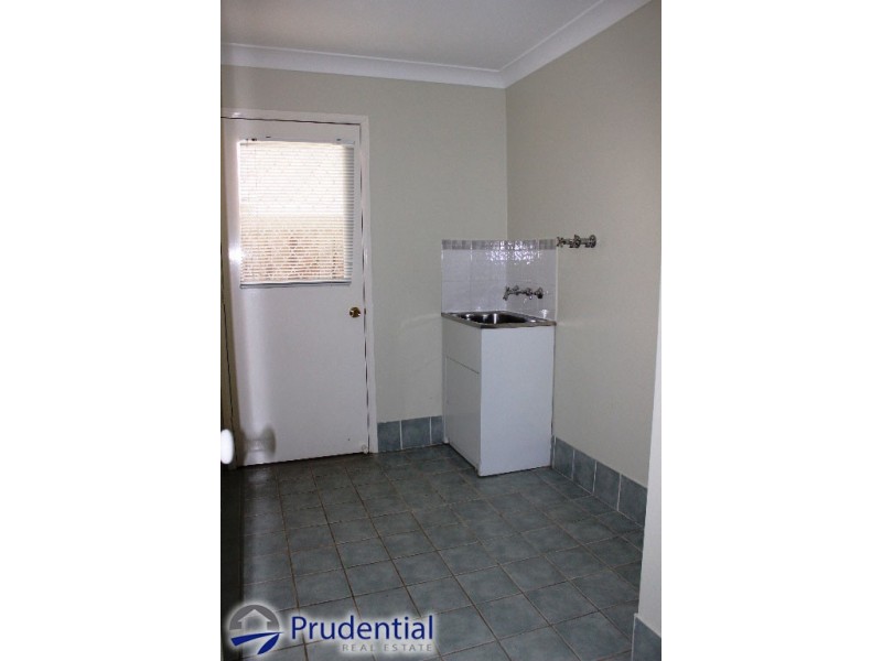 9 McLaughlin Cct, Bradbury NSW 2560