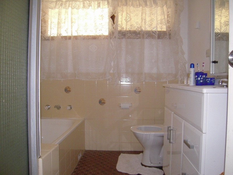 Ambarvale NSW 2560