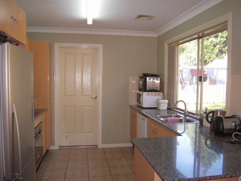 6 Salerno Place, Blairmount NSW 2559