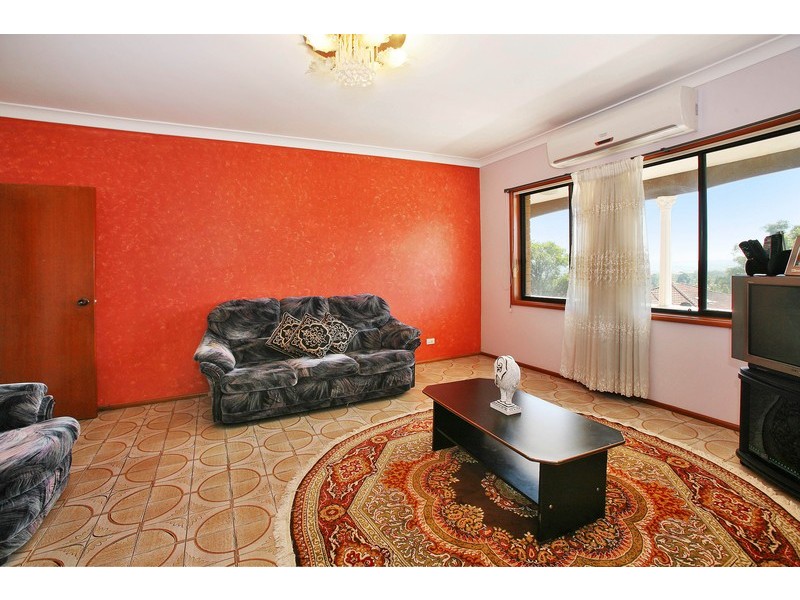 30 Narrabeen Rd, Leumeah NSW 2560