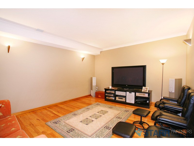 7 Harding Place, Minto NSW 2566