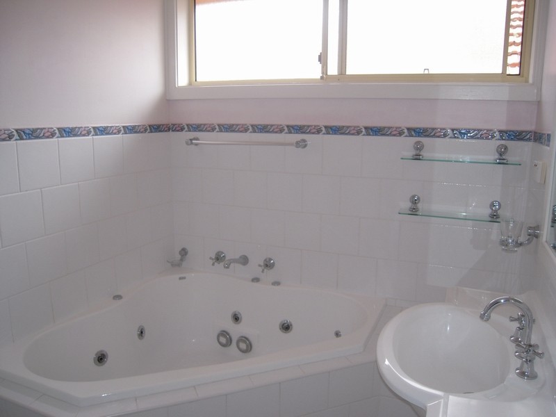 Bradbury NSW 2560