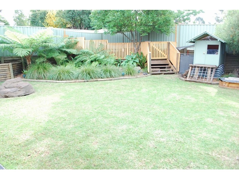 24 Balthasar Close, Rosemeadow NSW 2560