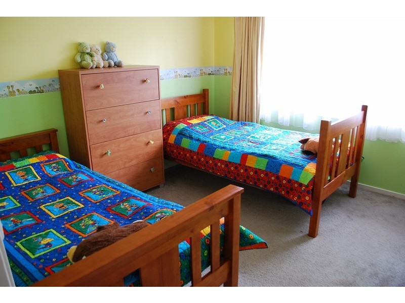 24 Balthasar Close, Rosemeadow NSW 2560